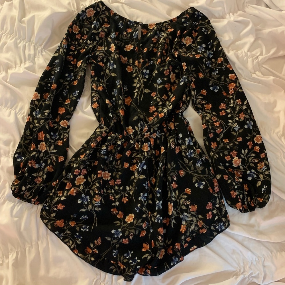 Abercrombie & Fitch Floral Romper - Picture 2 of 3